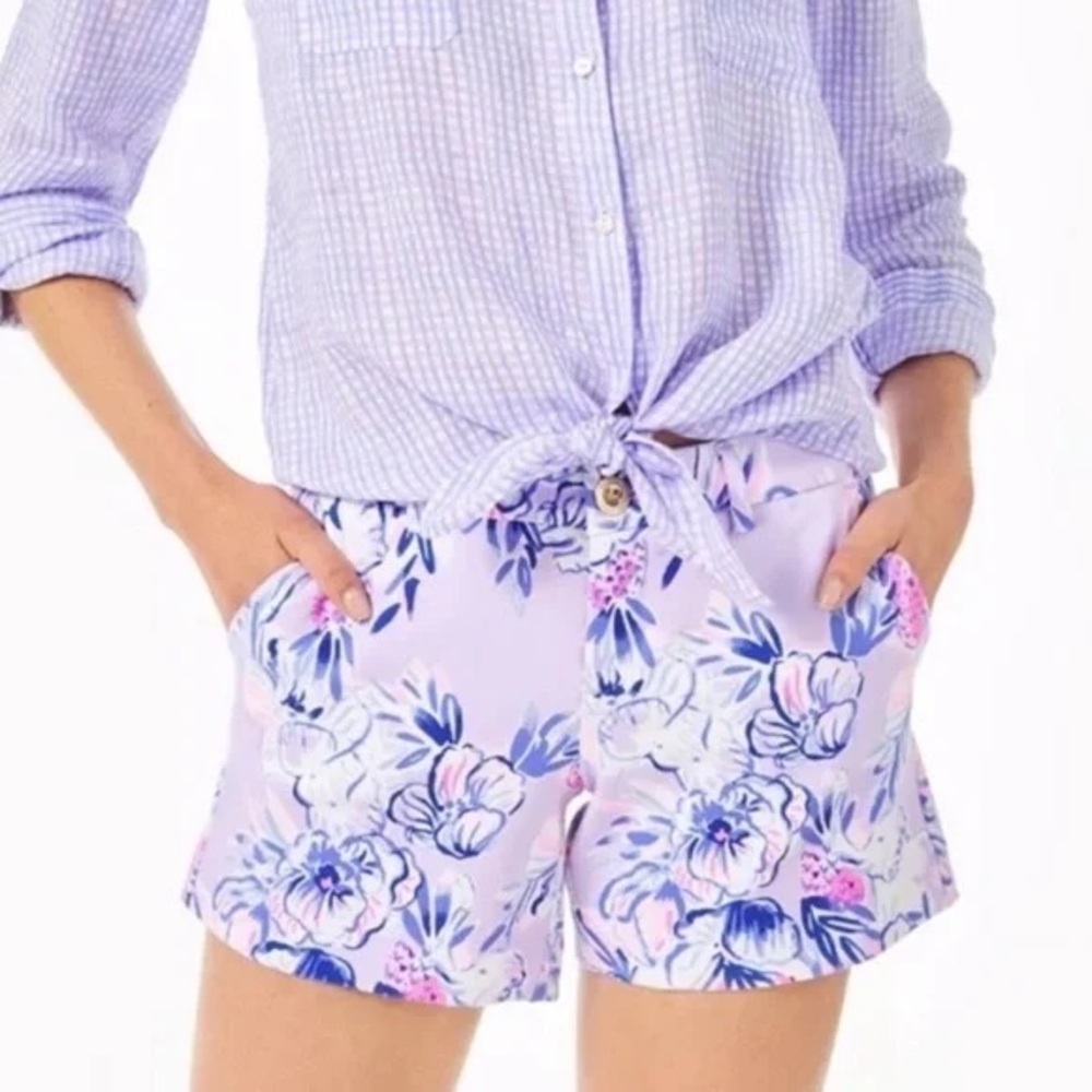 GUC Lilly Pulitzer Callahan Knit Short. Trunks in the Air. Size 2.